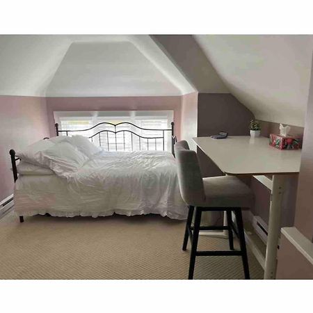 Elevated Entertainment Sleep Suite Cleveland Buitenkant foto